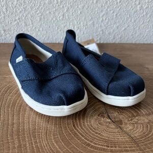 Toms Classic Navy Canvas Toddler Slip-on Shoes Size 7